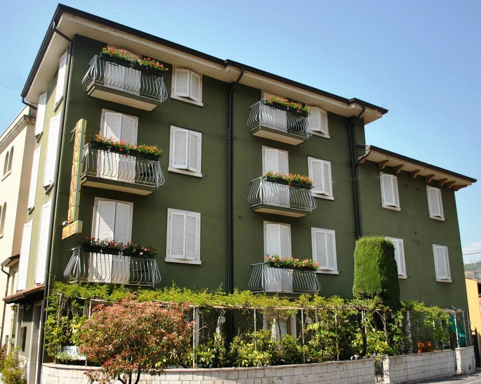 Albergo Alla Rocca Garda  Eksteriør billede