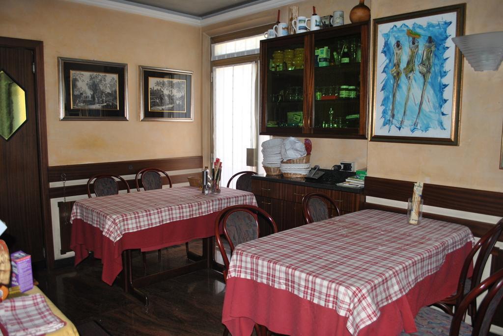 Albergo Alla Rocca Garda  Eksteriør billede