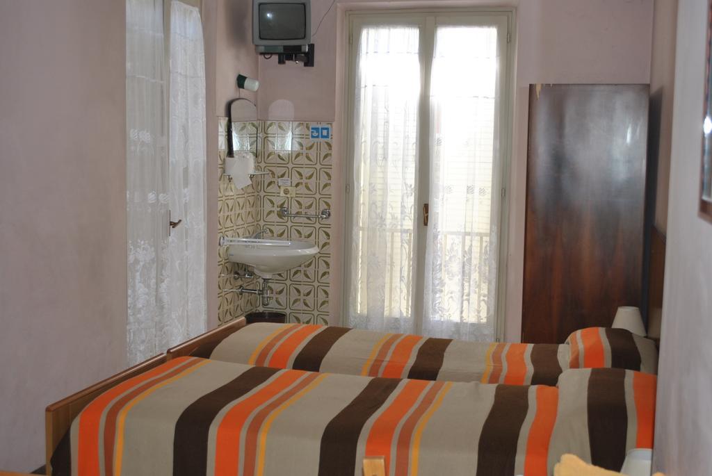 Albergo Alla Rocca Garda  Værelse billede
