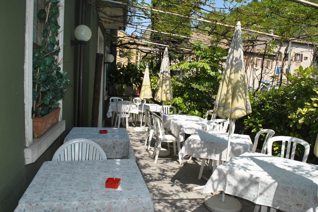 Albergo Alla Rocca Garda  Eksteriør billede
