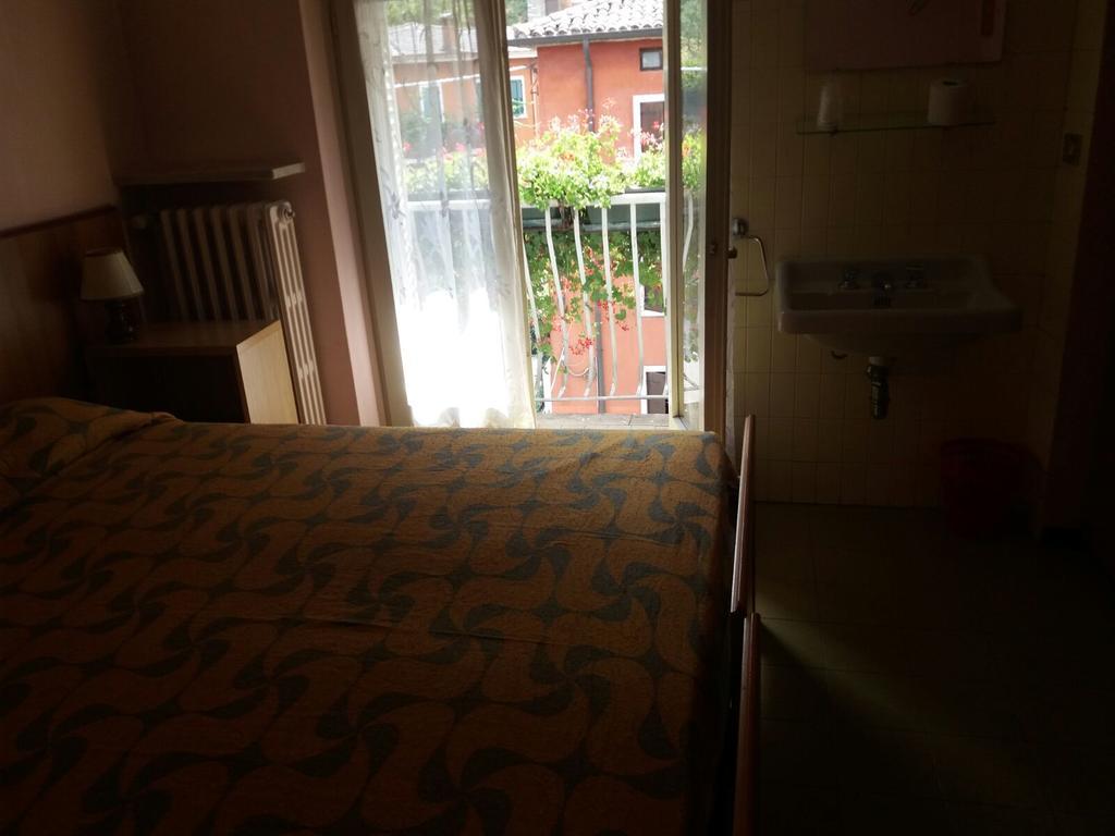 Albergo Alla Rocca Garda  Eksteriør billede