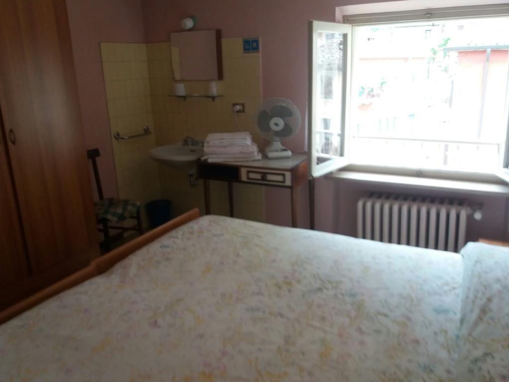 Albergo Alla Rocca Garda  Eksteriør billede